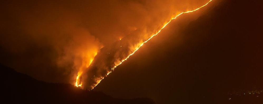 laprovinciadico's tweet photo. Vasto #incendio in #ValMenaggio. Torna l’incubo sui monti https://t.co/679gW2VLs9 https://t.co/rN8cuGTrJ5