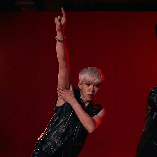 bagol1209's tweet photo. Who can forget? 🤣✌🏻🤣✌🏻🤣✌🏻🤣

#TeamONF
#SoompiAwards⁠ ⁠⁠ ⁠ 
#TwitterBestFandom⁠
@WM_ONOFF https://t.co/6KftoxG0em