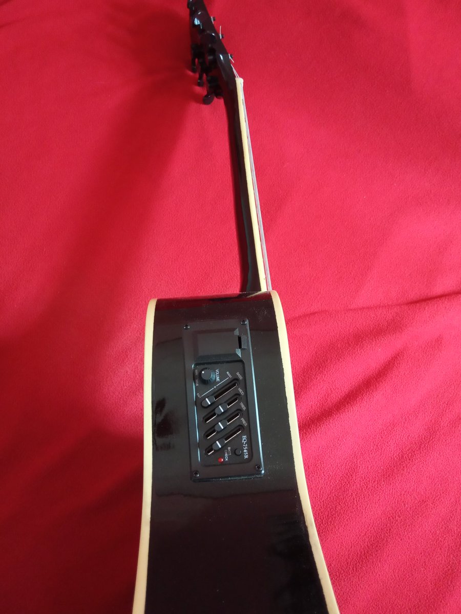 Ready stock 
Apx500II akustik elektrik custom
Juga menerima pembuatan gitar sesuai selera . 
Siap kirim2 ke seluruh nusantara
Info &amp; Order DM/WA 085293741417