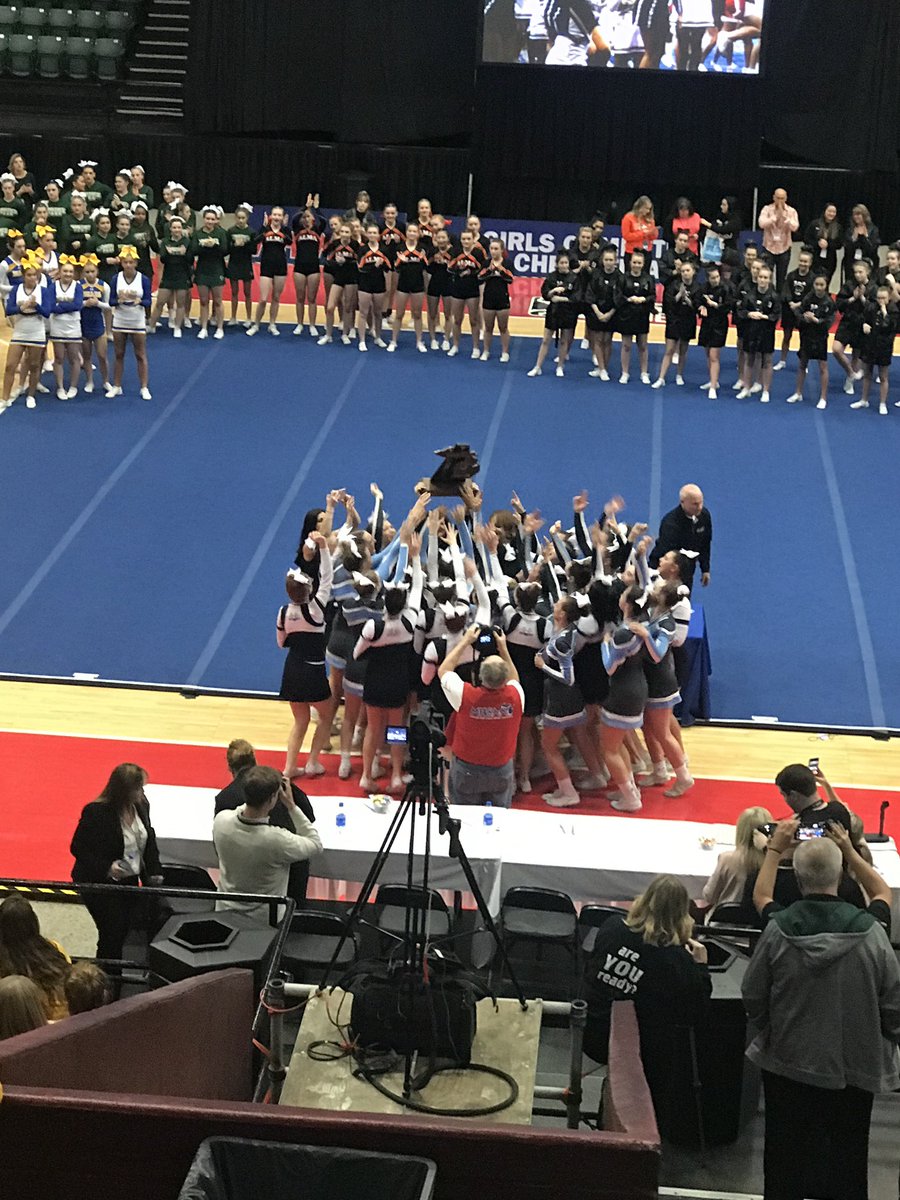 jade_kylee_'s tweet photo. STATE CHAMPIONS🤩💙💍 https://t.co/ixHBDWutQD