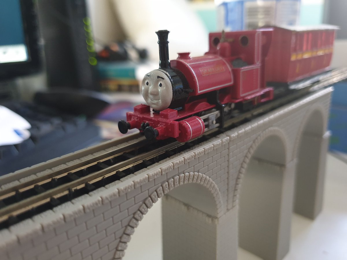 ElsbridgeP's tweet image. Got this viaduct kit at a train show today. Needs paint and an appropriate set, but it could look very nice when given proper attention