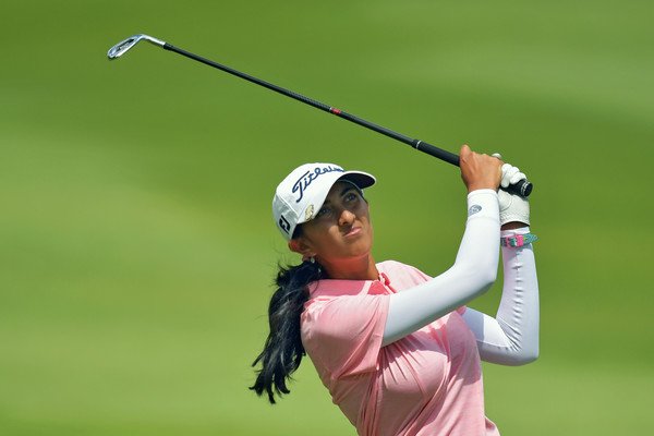 aditigolf's tweet photo. SParms are much more comfortable and easy to use than sticky sunscreens ☀️ Check them out @SParms_UPF50 📸 Drew Hallowell/Getty Images #Sparms #sunprotection #sunsleeves #sunshawl #sparmsshawl #golfsleeves #sparmssleeves #sparmsbody #ilovesparms #LPGA #skincancerprotection https://t.co/1oKXlkEawG