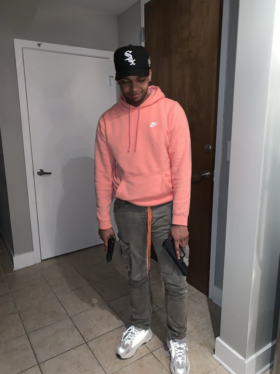 OGDEATHWISH's tweet photo. When some cuties come to the trap but you nervous https://t.co/1bmNkKWzDm