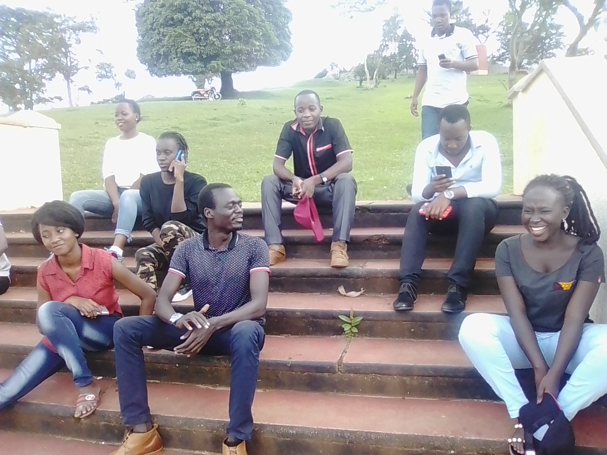 hour_mak's tweet photo. In the world of @WWFUganda ambassadors, we do all forms of styles, we enjoy life, but most importantly we advocate for a #sustainableEnvironment because that's what we believe. We are proud ambassadors and that's our identity
@wwfafrica  
#Earthhour19 
@EarthHourUganda https://t.co/yB38eM0oMO