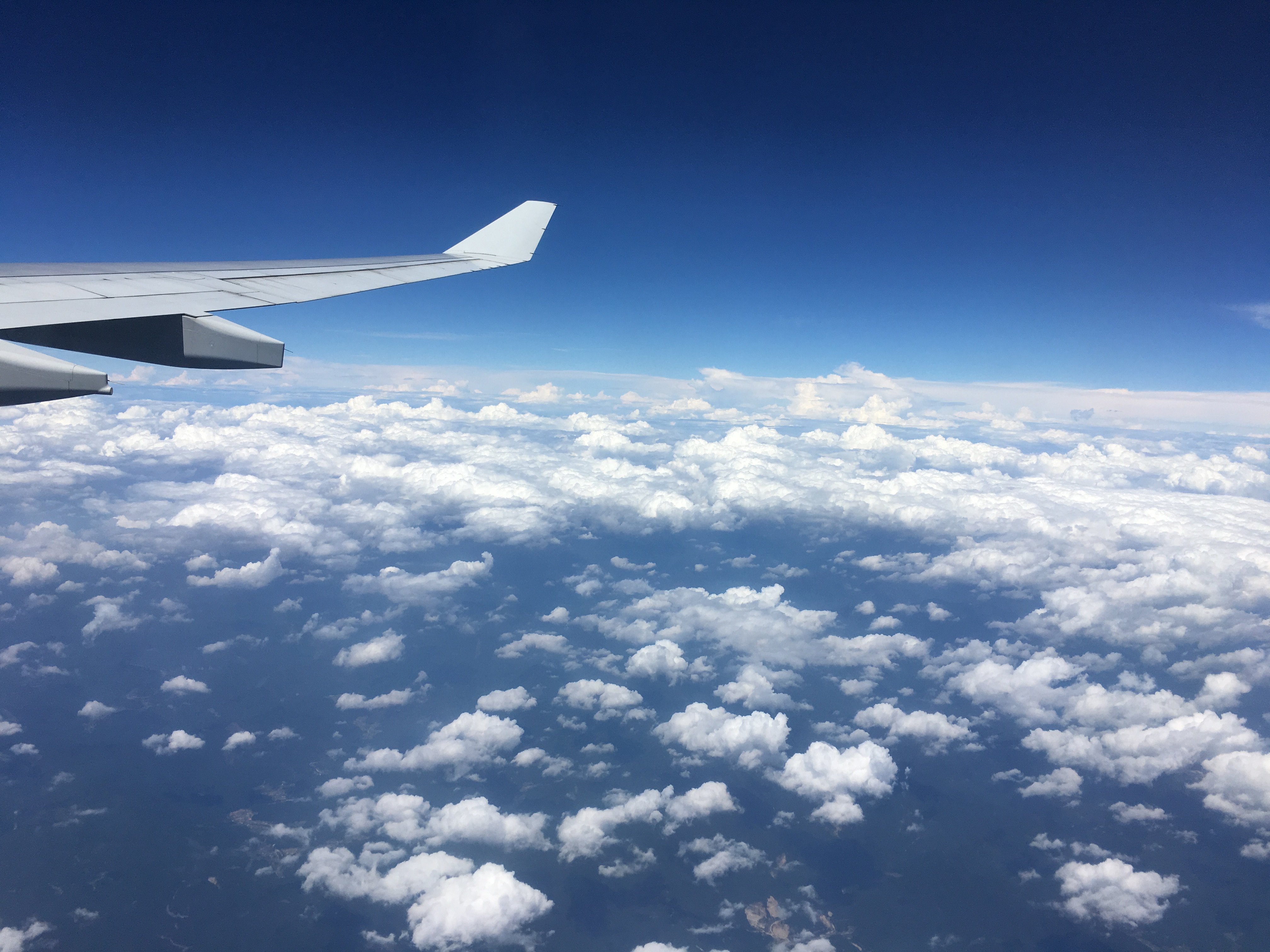 تويتر Sogdin على تويتر 飛行機から見た雲エモい T Co Vwwaigwxs2