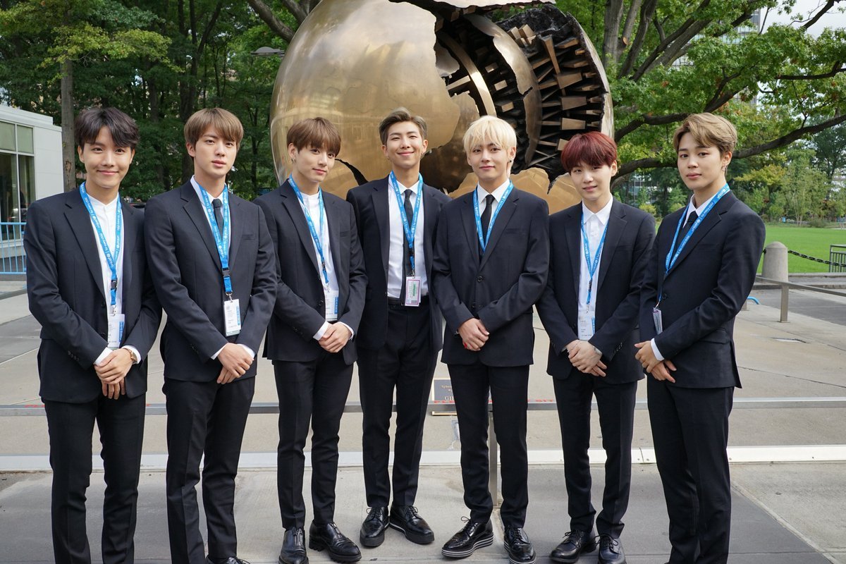 ArmyBts_22's tweet photo. VOTE mạnh lên nào V-Army 💜
⭕️RT = 1 vote
⭕️Tweet = 1 vote
⭕️Reply = 1 vote 
💪💪👍👍💜💜
#TwitterBestFandom⁠ ⁠ #TeamBTS #SoompiAwards⁠ ⁠ @BTS_twt https://t.co/VNdO5DUhz6