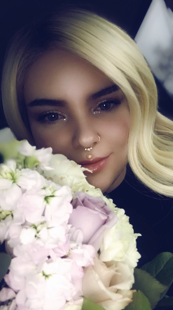MaeBeRad's tweet photo. 💐🌷🌹🌺🌸🌼🌻💐 https://t.co/LMEEh0CCbX
