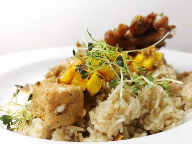 OffbeetDeli's tweet image. On a cold and wet Sunday we've got you covered with this warming curry which includes our homemade vegan paneer cheese. 🔥Our log fire is lit and we are serving our fantastic brunch menu all day not to mention plenty of cakes and freshly filled croissants ift.tt/2EymH8G