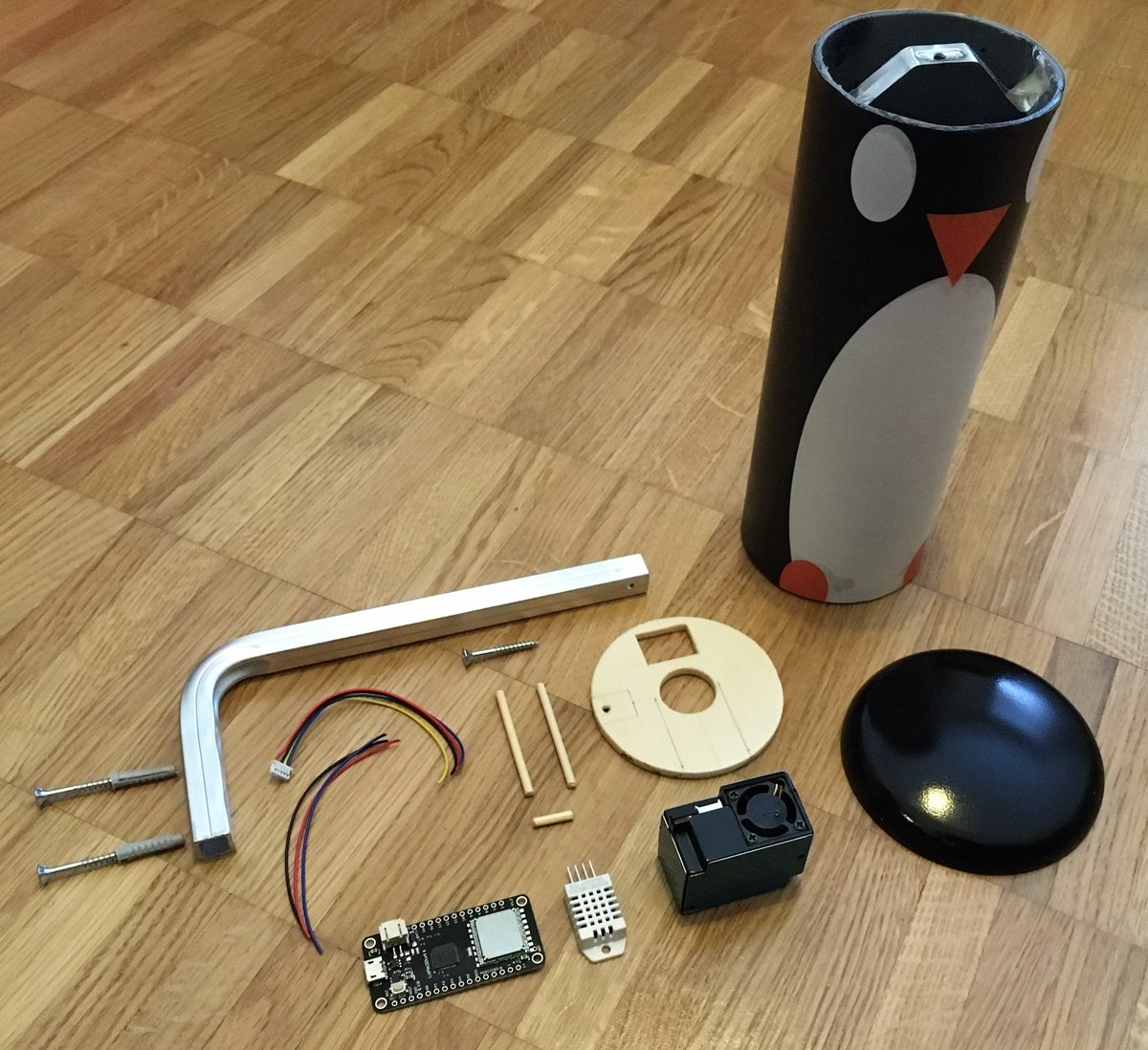 dusanstojkovic's tweet photo. Pengy - Air Quality monitoring #air #quality #Niš #LoRaWAN @thethingsntwrk #EAQI @luftdaten #thingy 
straight from my home lab https://t.co/0wP0HyHqzi https://t.co/nns5d1XnqG