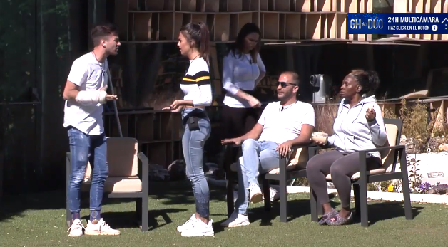 ¿A quién apoyas? 

🔄 Sofía
❤️ Alejandro

> bit.ly/2FhcQHq #GHDÚO3M