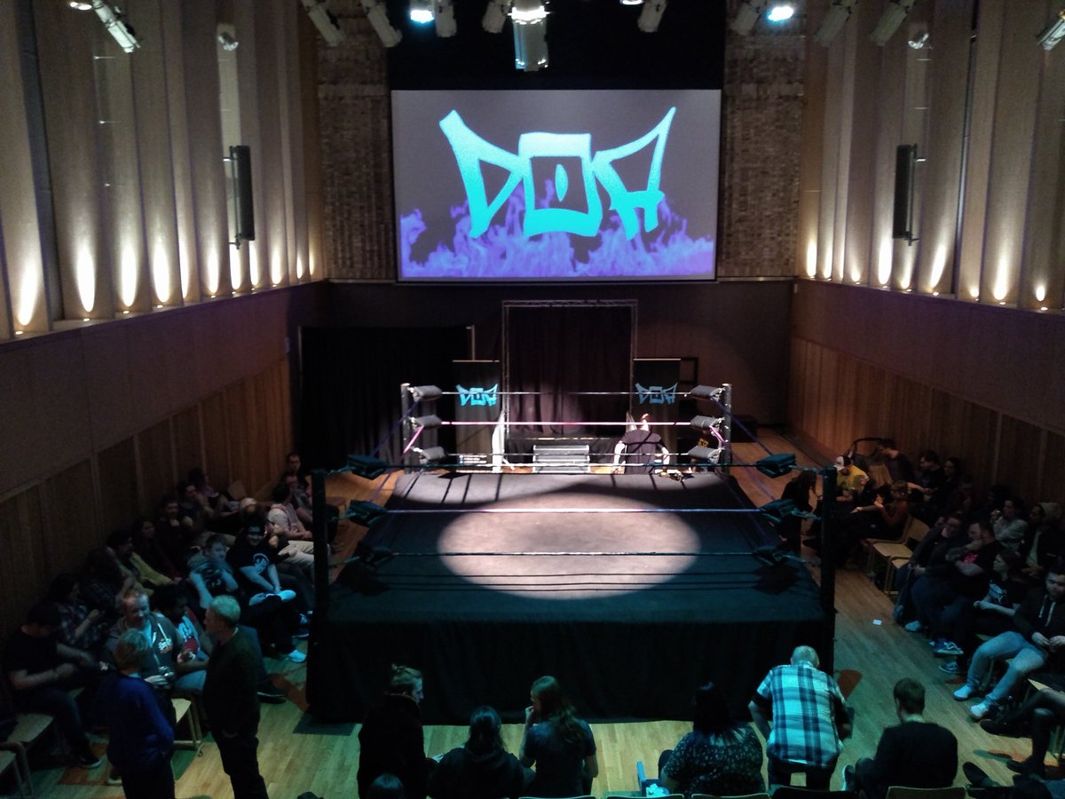 Spent last night helping <a href="/DOAWRESTLINGUK/">DOA Wrestling</a> look this good, and en route to @TIDALWRESTLING now. All aboard the graps train.
