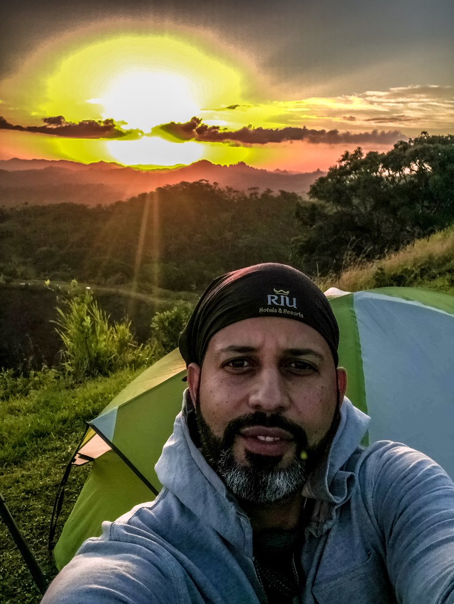 RyuPacGamer's tweet photo. Así amanece en #LomaVerde El Seibo #Camping #BBQ #Friends #amigos  #ExperienciasMarcaACMO #TurismoInternoEnRD #MiturElSeibo2019 #hiking #senderismo #montaña #senderismodemontaña https://t.co/Ur9vOtAg7x