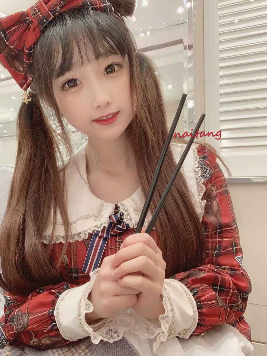 xiaonaitang's tweet photo. DAY BY DAY_(:3 」∠)_ https://t.co/XDS8dRB2sj