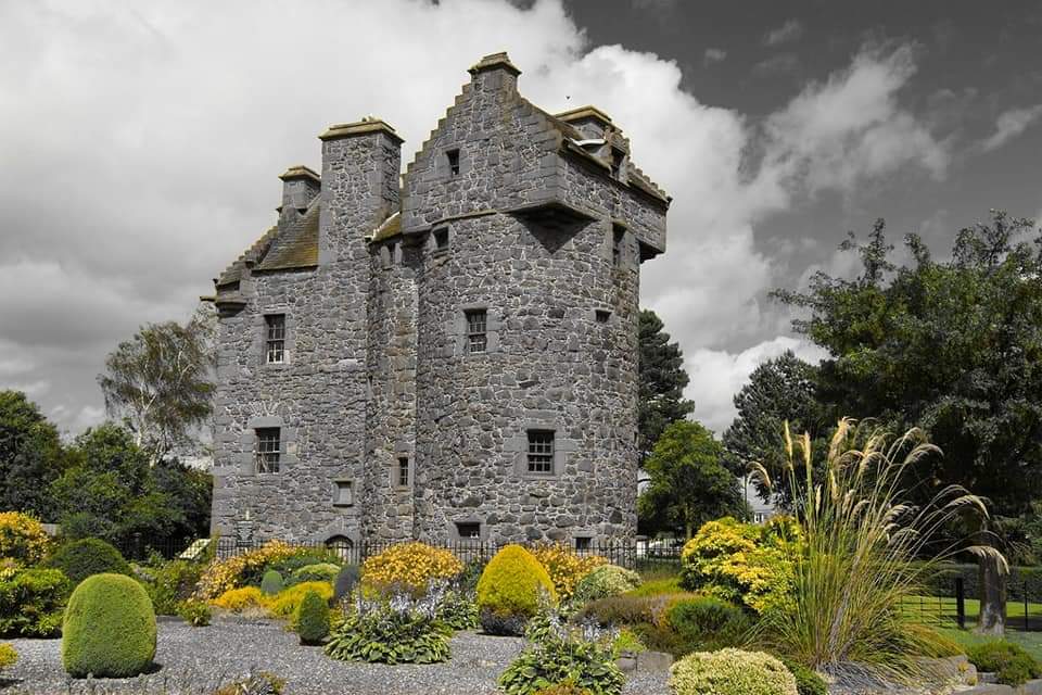 ToursOutlaw's tweet photo. CASTLE'S ⚔️🏰⚔️❤️
#Scotland #scotspirit #ScotlandIsNow #VisitScotland #History #HistoricScotland #Medieval #medievaltwitter #Alba #ScottishHistory #Castles #CastleStalker #tourism #Scotland #tour #Bruce #OutlawKing #tourist #KingofScots #SeeingScotland #PictureOfTheDay https://t.co/BL0BizYPt1