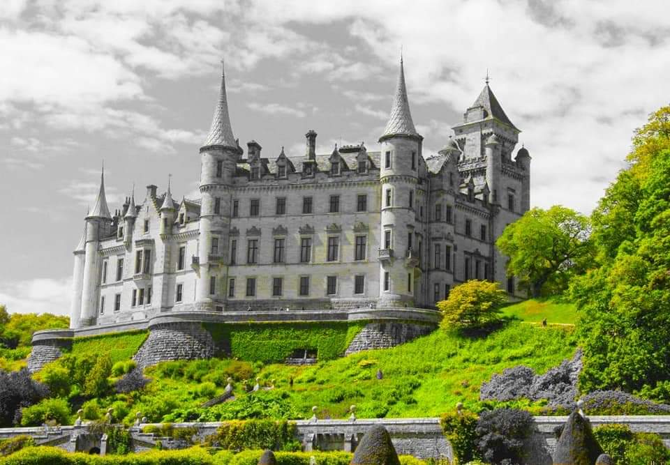 ToursOutlaw's tweet photo. CASTLES PT 3 🏰⚔️🛡️
#ScotSpirit #ScotlandIsNow #VisitScotland #History #HistoricScotland #Medieval #medievaltwitter #Alba #ScottishHistory #Dunrobin #CastlesOfScotland #Bruce #OutlawKing #SeeingScotland #Castles #castle #PictureOfTheDay #picoftheday https://t.co/urg3AEKZMe