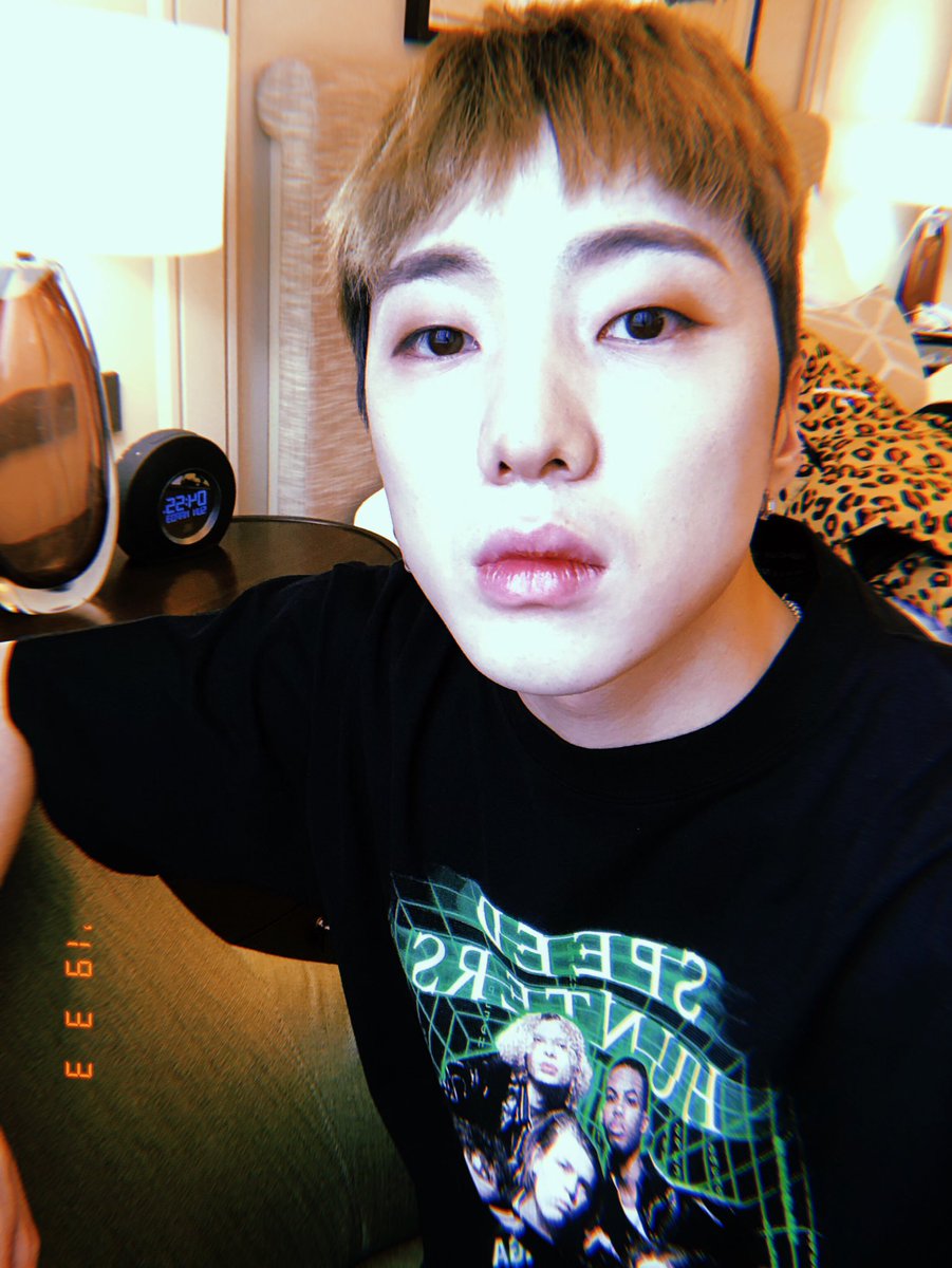 official_yoon_'s tweet photo. 아...적응 안돼... https://t.co/6KKUTjyBHv