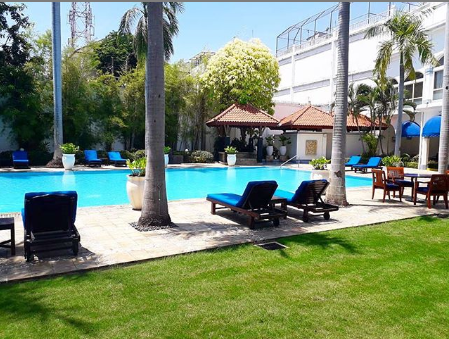 Who said summer was over? Luxuriate in peaceful moments by the pool at Hotel Majapahit Surabaya.

#hotelmajapahitsurabaya #unrivalledcharm #hotelmajapahit #accorhotels #feelwelcome #stayheritage #exploresurabaya #surabaya #swimmingpool