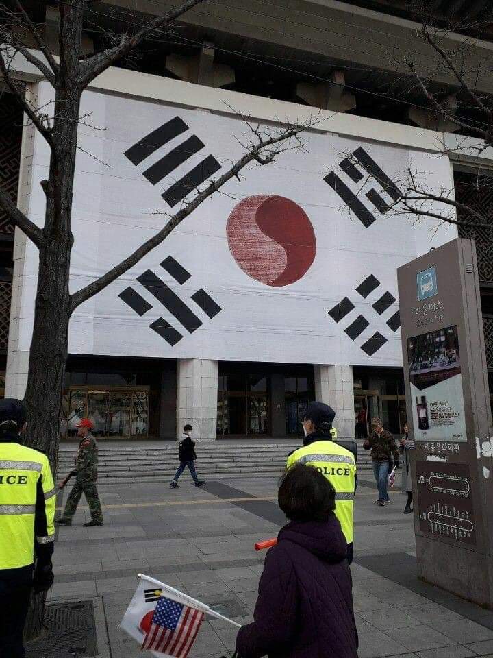 어디까지 가려고 하는가?
이건 나라냐?