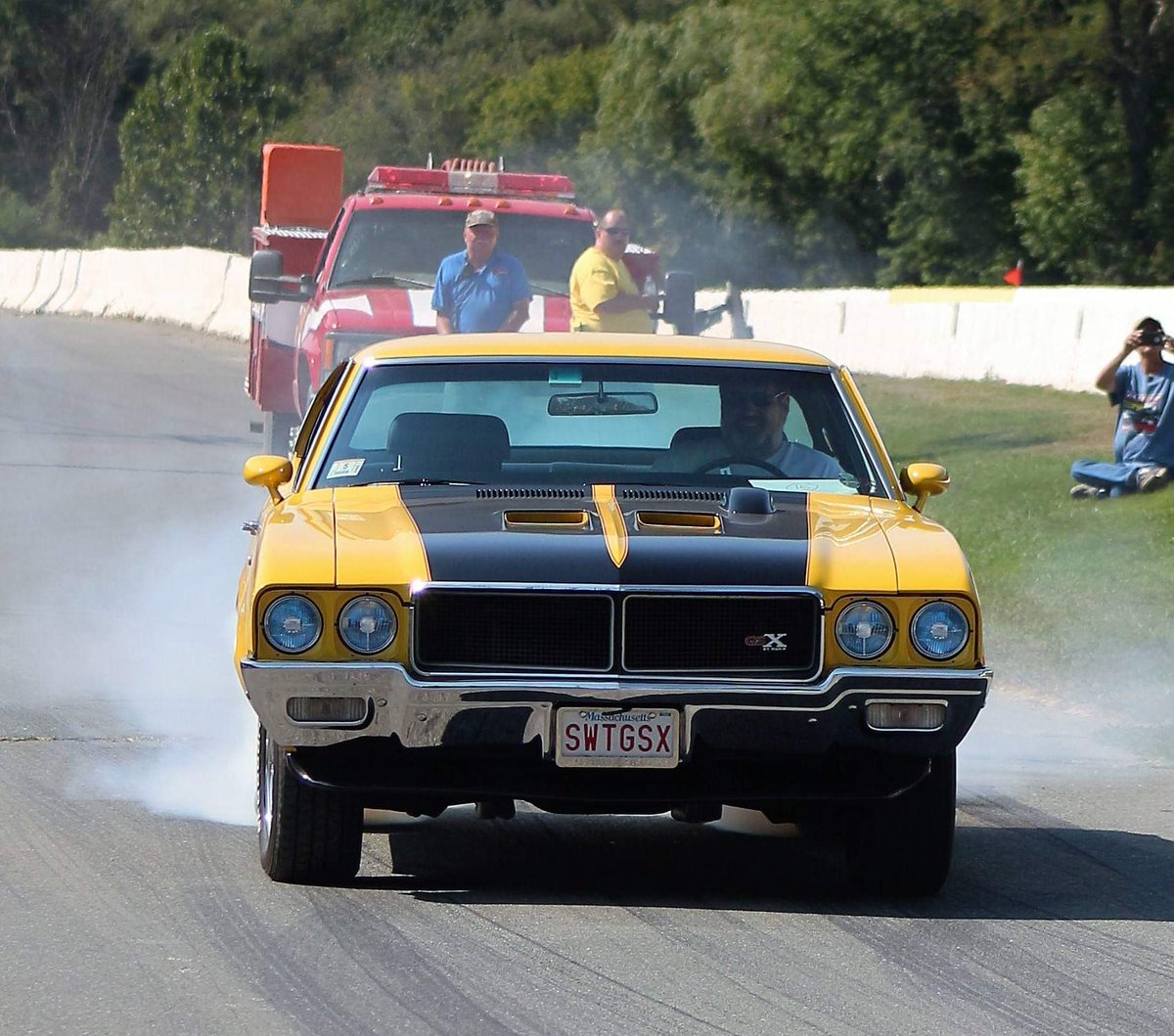 David70BuickGSX's tweet photo. He just sent me some more photos.๐ ๐
#Matilda carried that #Buickiful #Burnout further than I thought ๐
#Buick #GSX https://t.co/EIT3Xa6J3s