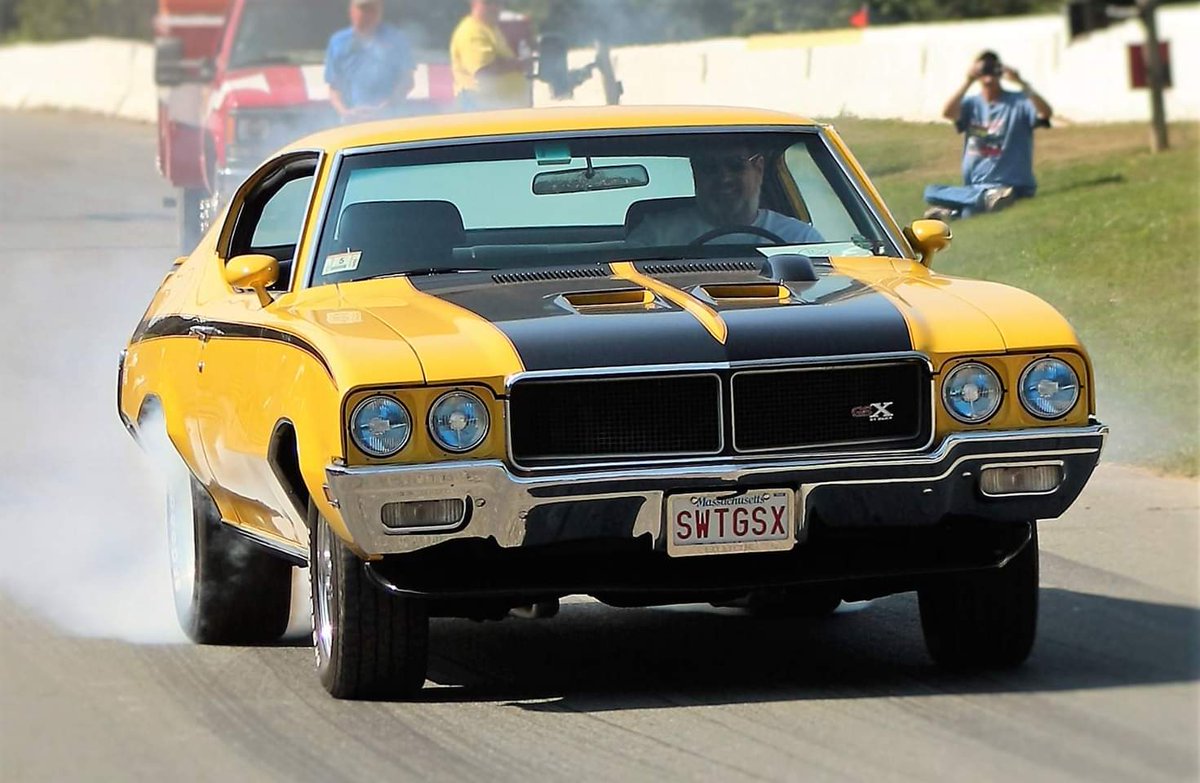 David70BuickGSX's tweet photo. He just sent me some more photos.๐ ๐
#Matilda carried that #Buickiful #Burnout further than I thought ๐
#Buick #GSX https://t.co/EIT3Xa6J3s
