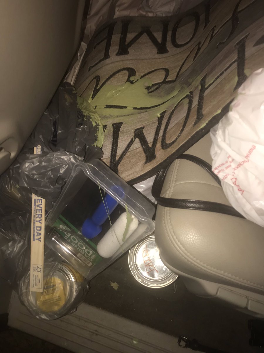 dnicuster's tweet photo. Hey @Lowes I’m just curious.. since your manager said it wasn’t her problem. What do I do with all of my belongings that got ruined with paint I bought from your store in your parking lot? https://t.co/a6NnzMTori