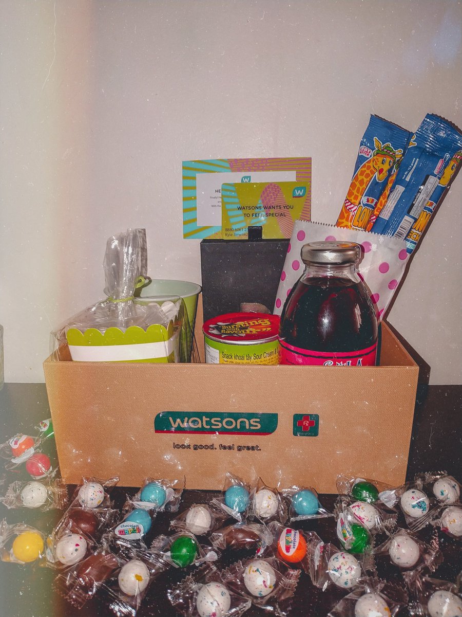 itskylejimenezz's tweet photo. Awww! Thank you @WatsonsPH for sending this package! I'm now prepared to watch #CaptainMarvel all thanks to my #WatsonsCard because #MembersGetMore!!! 😉🤙🏻❤️ #LookGoodFeelGreat 😊 https://t.co/1MG2dkk2KW