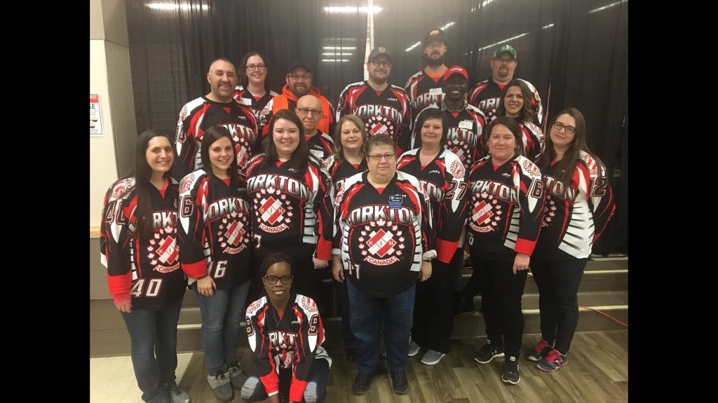 StephanieDreg's tweet photo. 2:45 a.m. and 4 more hours till our shifts are over but weโre still going strong!! #TM43 #RingThosePhones Gotta love #Telemiracle https://t.co/ApW5H9QP4r
