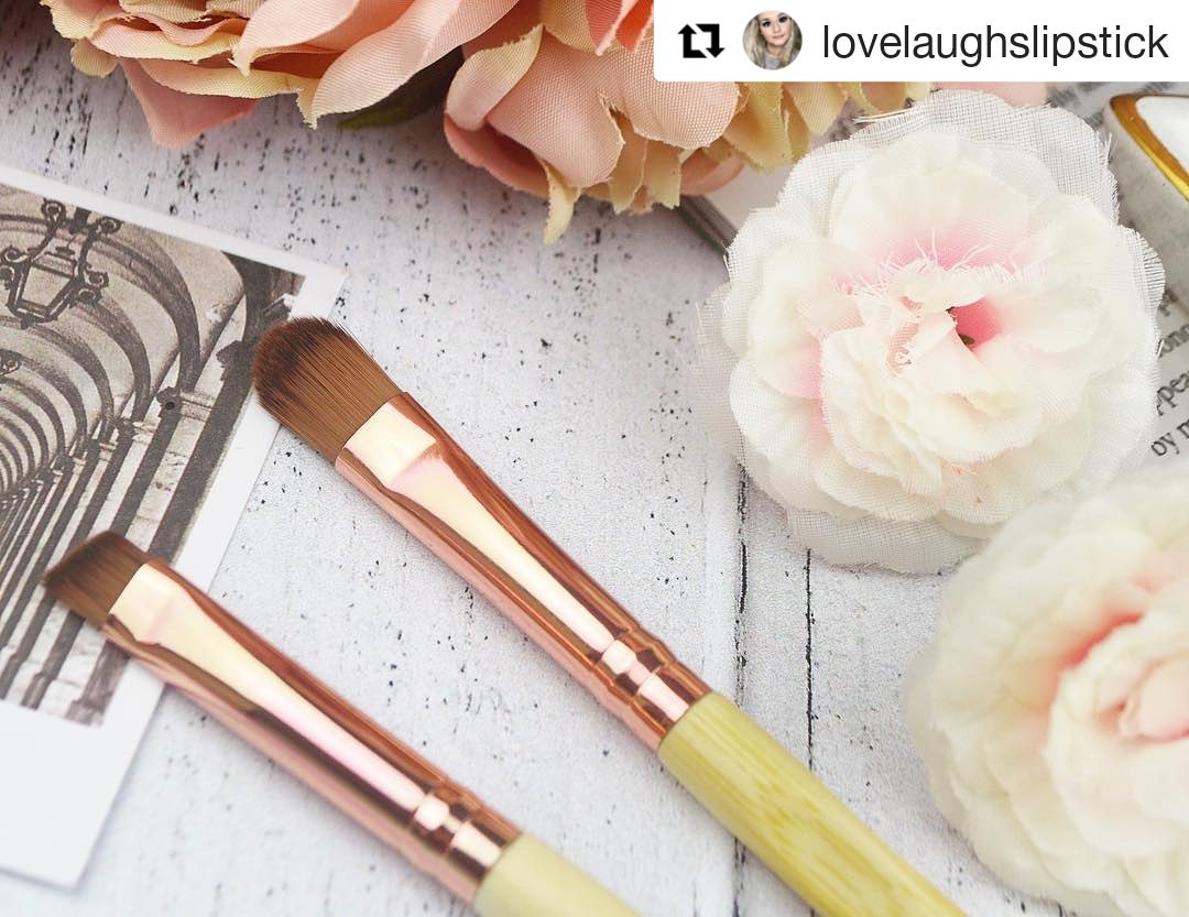 BeautySelectio1's tweet image. Brochas de maquillaje de calidad premium #soeco 💗
Son veganas y complemantete naturales.
.
. 🔹 Link 🔗 en la bio ✨.
.
.
.#Repost @lovelaughslipstick (@get_repost)
・・・
 #vegan 
#crueltyfree #bblogger #shoponline