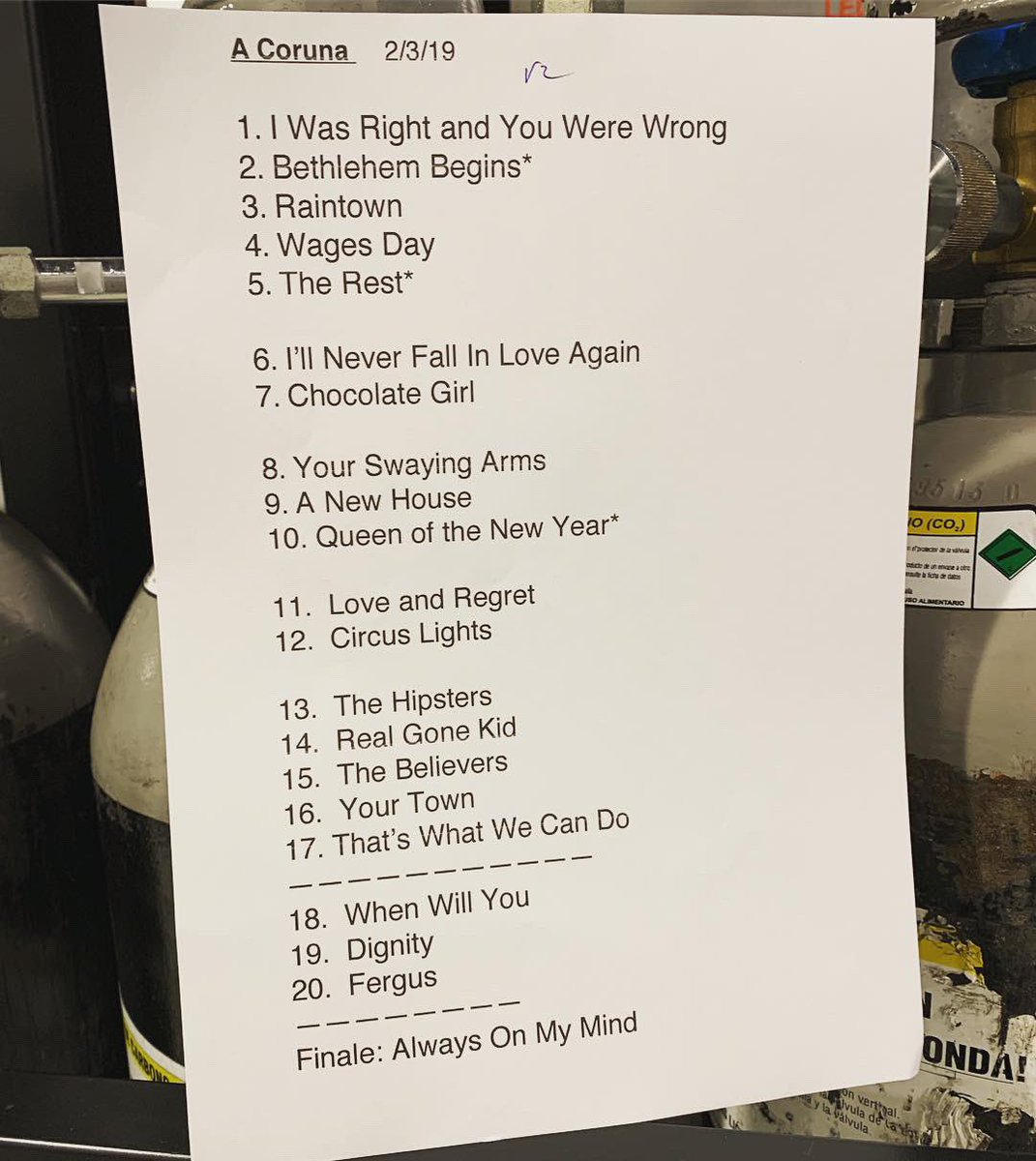 deaconbluemusic's tweet photo. Thanks for having us A Coruña! #deaconblue #deaconbluelive #deaconblue30 #ToBeHereSomeday #30yearsandcounting #deaconblueacouna #raintown #dignity #clubshow #saturdayclub #spainagain #spainagain❤️ https://t.co/EUO2oD3i3t