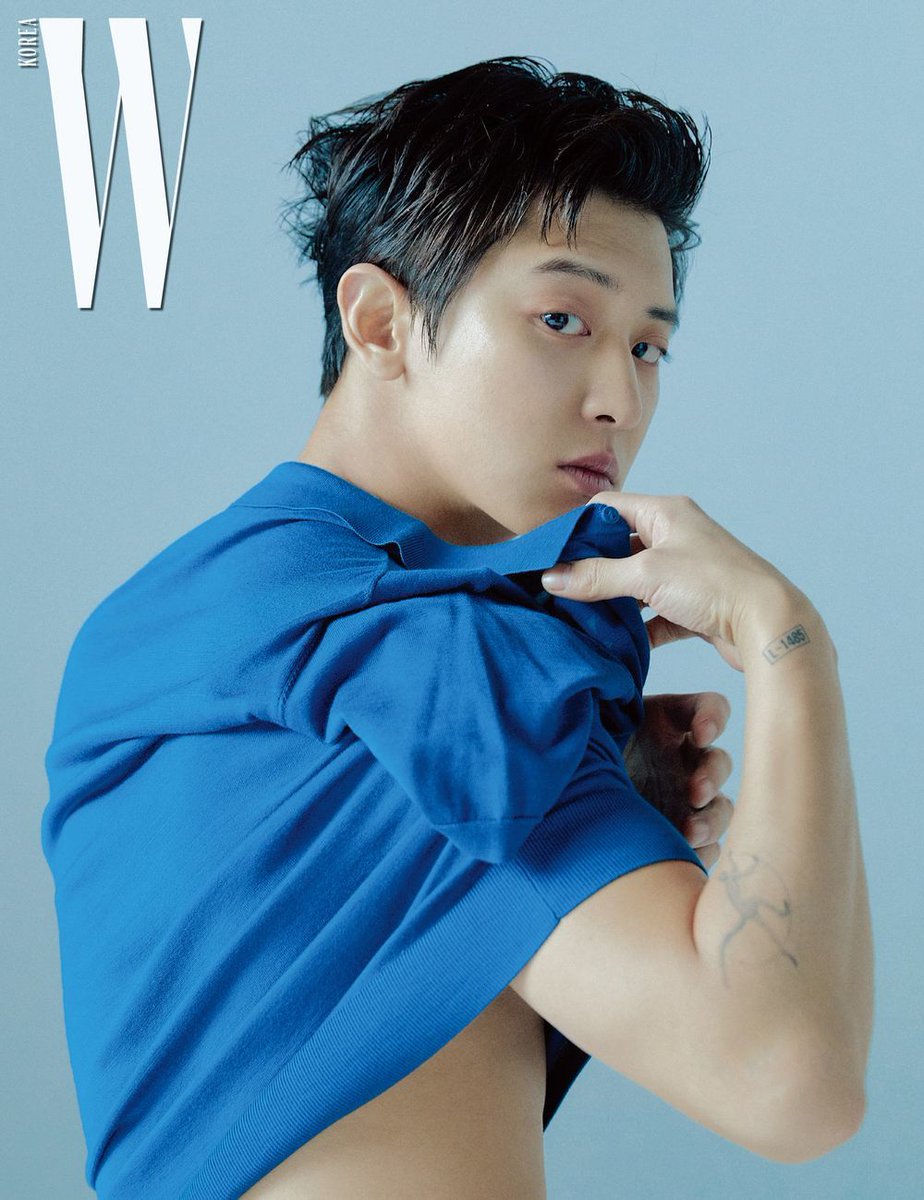 เป็น คน tweet media