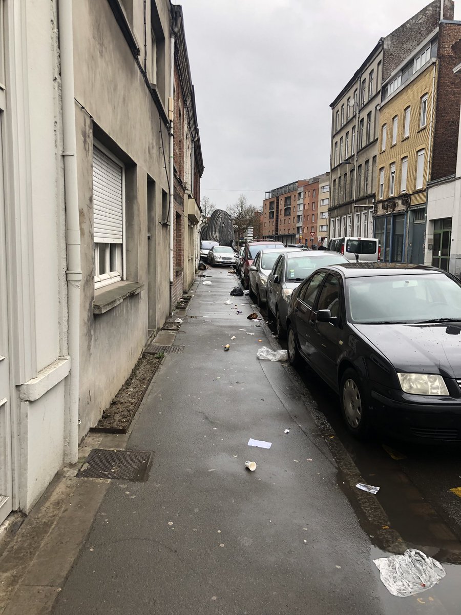 Val_vdv's tweet photo. @lillefrance @MEL_Lille pour information voici la rue de wazemmes tous les matins... https://t.co/4vJLzRCd6F
