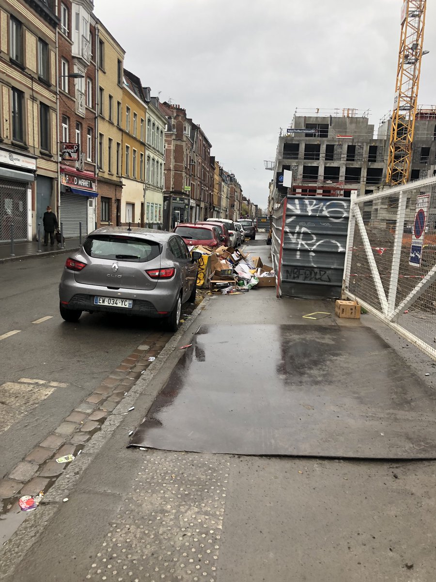 Val_vdv's tweet photo. @lillefrance @MEL_Lille pour information voici la rue de wazemmes tous les matins... https://t.co/4vJLzRCd6F