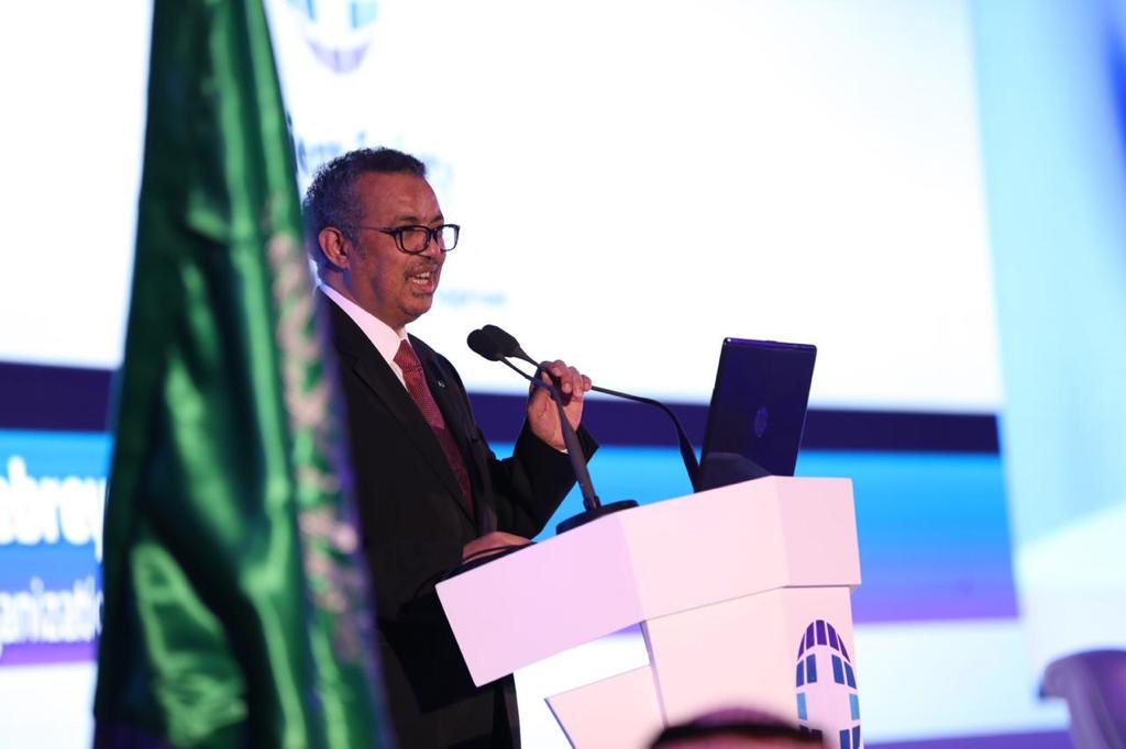 WHO's tweet photo. "About 15% of hospital expenditure in industrialized countries is spent on treating safety failures. And the broader social and economic costs of patient harm amount to trillions of dollars every year" - @DrTedros at #GlobalMinisterialPSSummit
 
#PatientSafety https://t.co/zJ5w5ssDtB