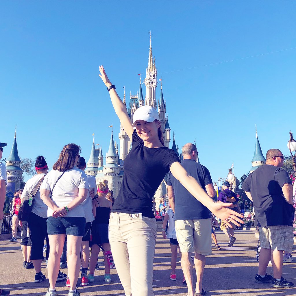 GinnyVeeMusic's tweet photo. Still a little kid inside!!! ☺️☺️☺️ love Disney 💗💗💗 #Disney #disneyworld #disneyland @disneystudios @disneyorlandousa #orlando #florida #kidinside #young #happy #fun #theampark #usa #3marzo #AllTogetherNow #americanmusic https://t.co/ufTca3KFO3