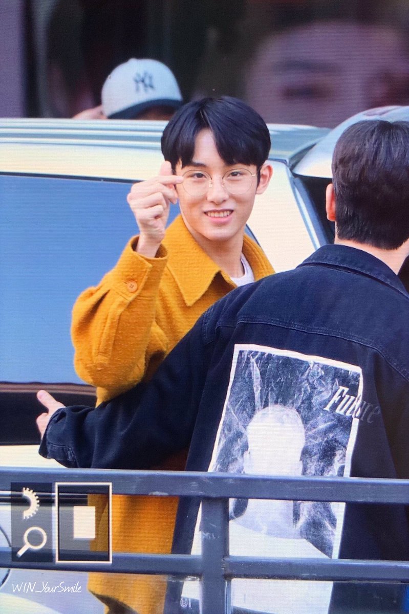 #WINWIN #董思成 #윈윈
#WayV #WeiShenV #威神V
190303 출근 ❤️❤️