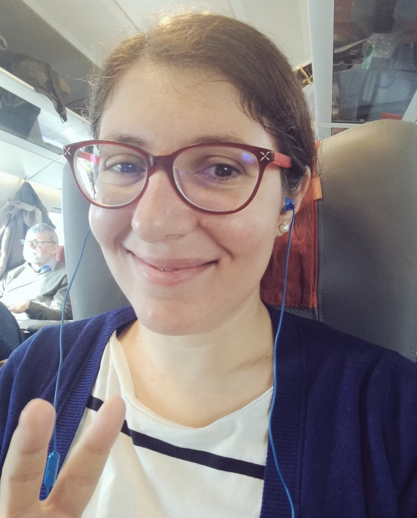 AleNistico's tweet photo. Giovedì ero a #Barcellona, venerdì a #Roma e oggi io e le mie occhiaie stiamo andando a #Milano per le #primariePD sarò al seggio in via Pergolesi del @PdGhilardotti dalle 14.00 fino allo spoglio. Buone primarie a tutti! 😊 https://t.co/73ALFAXKHj
