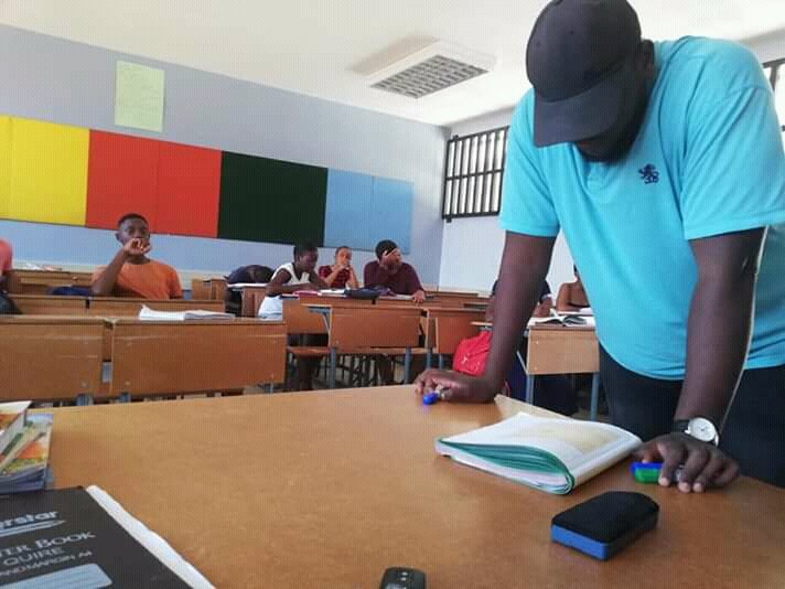 vez_ah's tweet photo. Physics Tut!

#SSTC
#vezah https://t.co/50sVJphX0H