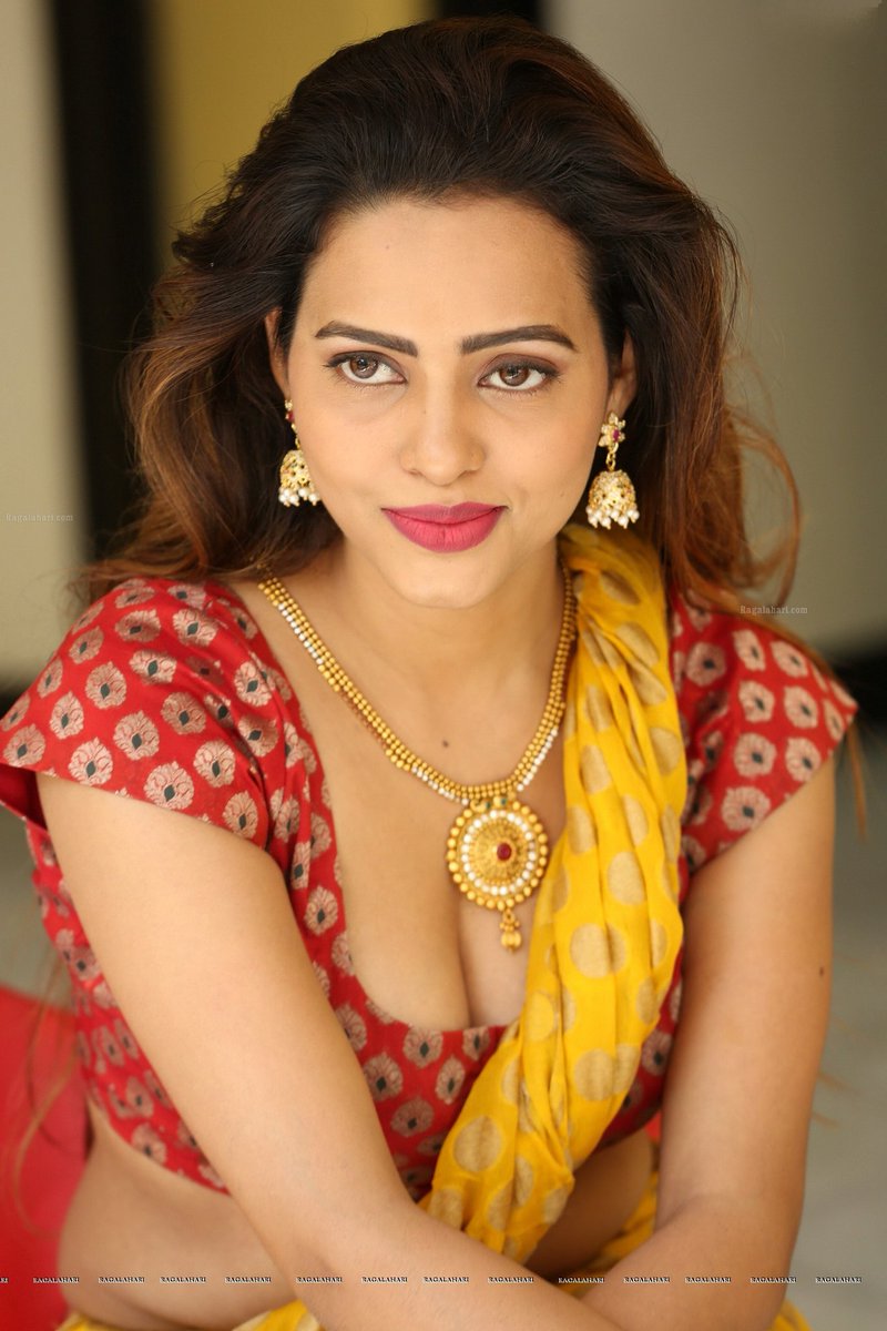 Des89061's tweet photo. #jewelry #jewellery 
#saree https://t.co/AxfWDIodEe
