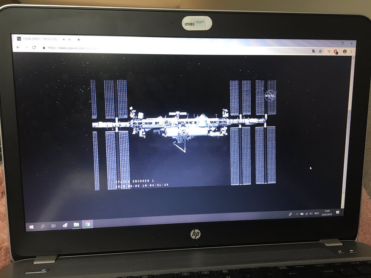 MoonenAnn's tweet photo. Zondagvoormiddag: koffie, een dekentje en wat nerdy vermaak 🤓 #spaceX https://t.co/02rRp4sRQT