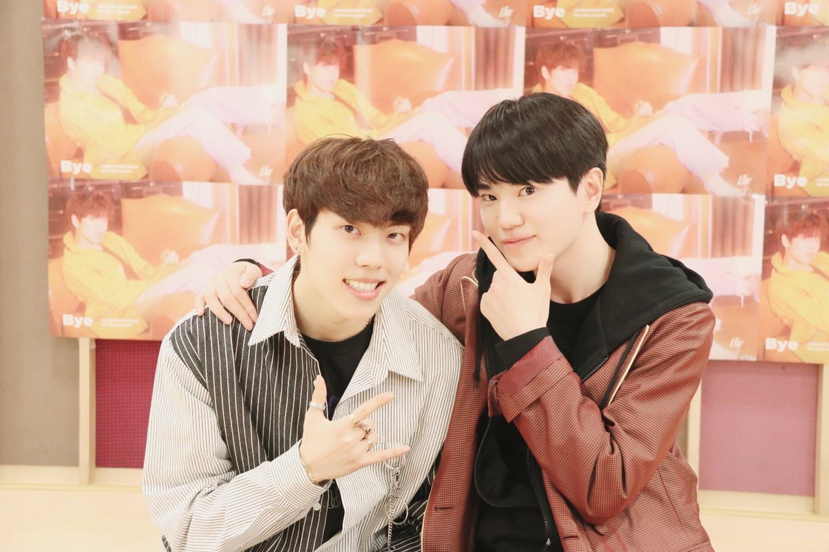 Official_IFNT's tweet photo. [#INFINITE] #동우 (with. #성종 민낯브라더스)의 카운트다운 라이브 잘 보셨나요? 내일 쇼케이스에서봐요!
응원해준 인스피릿 너무 고마워요~!!

#내일_6시_기대해 😃 https://t.co/SucqGTXuYp
