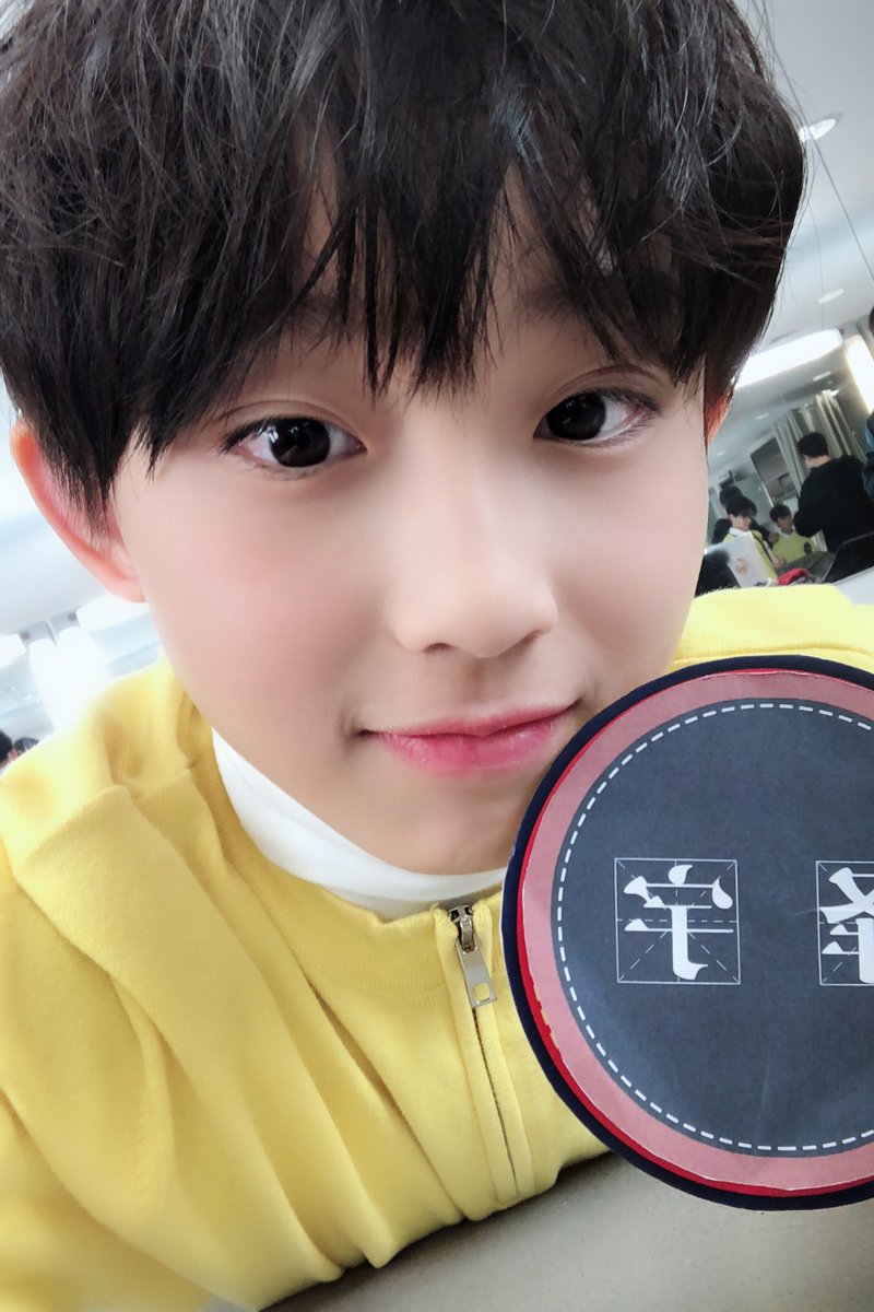 BoyStoryBook's tweet photo. [official] 190303 #BOYSTORY
#HappyChinese and Happy Lemons (2/2)
#Zeyu #Mingrui #Shuyang https://t.co/RPMY9cTgja