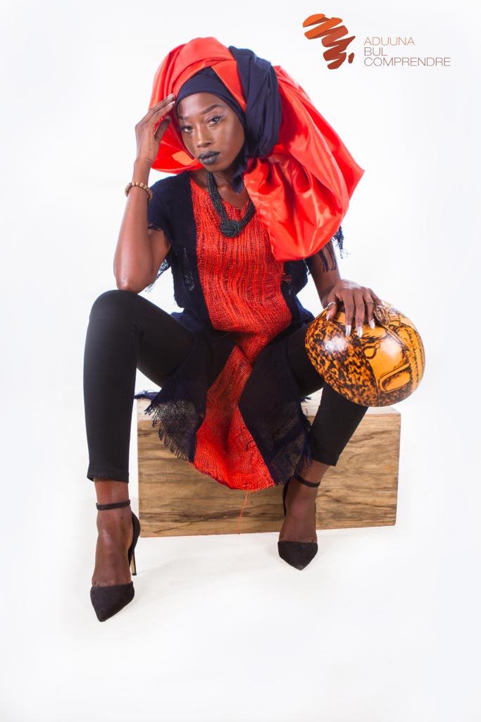 abcmadeinafrica's tweet photo. Tenues faites en sac d’oignon 😱! Voyez vous, il suffit de l’imagination pour rendre les choses banales plus belles 😍
Excellent dimanche la famille 😘
#creativity #fashion #art #mode #loveafrica #wearafrica #TheNewABC #baydundee https://t.co/pQQ2Jcm3k5