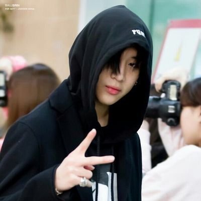 ไฝใต้ตาของแบมแบม●‘︿’● tweet media