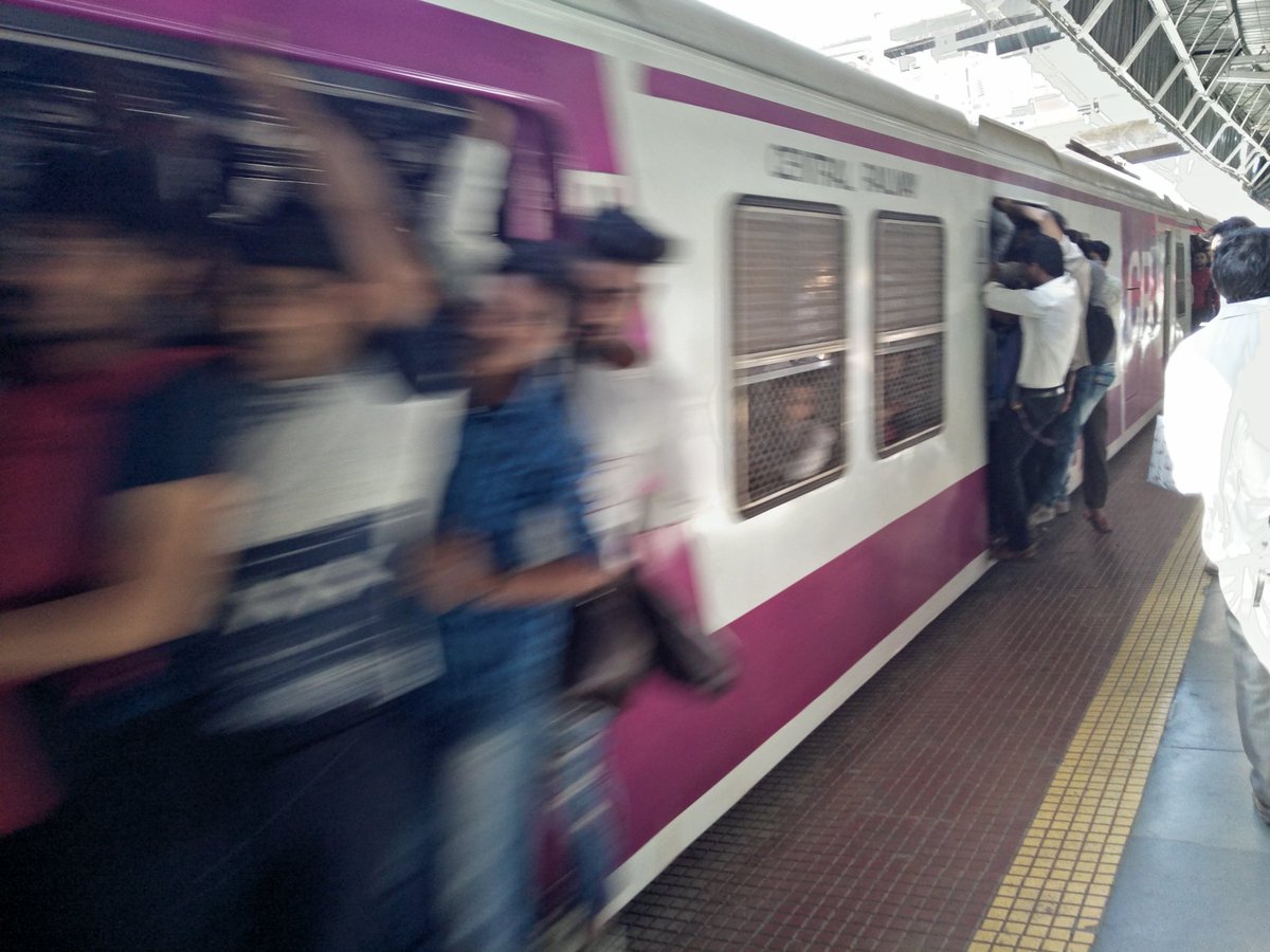 Megablock n CR... @Central_Railway @mumbairailusers @RailMinIndia @Indianrlyinfo @Parsikpravasi @mumbaitransport @nitinpa2911 @yatrisanghmumb1