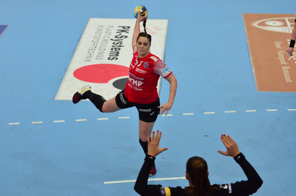 ehfcl's tweet photo. Main Round 5, day 2... fight! ⚔️😜
14:00 CET @ThueringerHC vs @VipersKrSand
15:00 CET @MetzHandball vs @BBH_Officiel
19:00 CET @ZrkBuducnost  vs @rostovhandballe
Watch all matches at https://t.co/IxekV9snwB  #ehfcl https://t.co/RTRujTCt15
