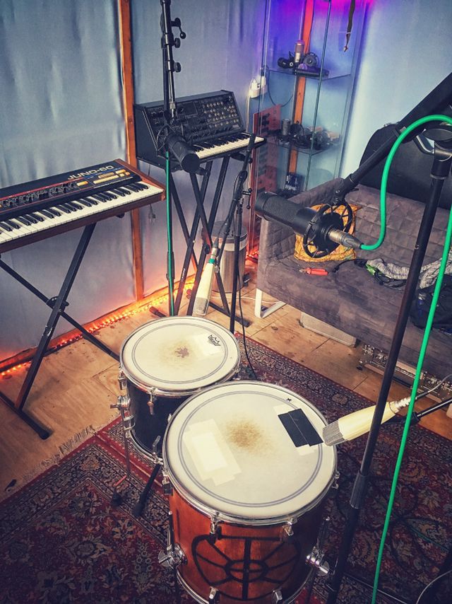 ISEK Studio (@isekstudio) on Twitter photo Today tracking some extra percussion! <a href="/ThisisLOVSKI/">This is LOVSKI</a> <a href="/nohypeaudio/">jp gerard</a> @SennheiserUSA <a href="/IsekStudio/">ISEK Studio</a>
#recordingstudio #Producer #isekstudio #thisislovski Today tracking some extra percussion! <a href="/ThisisLOVSKI/">This is LOVSKI</a> <a href="/nohypeaudio/">jp gerard</a> @SennheiserUSA <a href="/IsekStudio/">ISEK Studio</a>
#recordingstudio #Producer #isekstudio #thisislovski