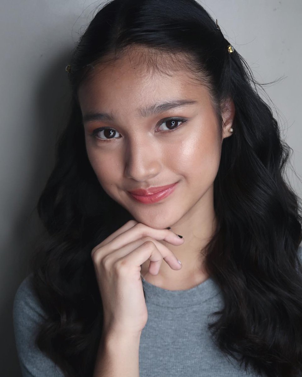 karebautista_'s tweet photo. โญ๏ธ Karina โญ๏ธ
#PBBOTSO #PBBBIG4 #PBBKARINA
#makeupwithMila @milagulfan
#hair by @lynnrenido
Thanks Ms. @brattybula
#makeup #bushybrows #lashes #Liptint #highlighter #beauty #karina https://t.co/iw2GttAC6i