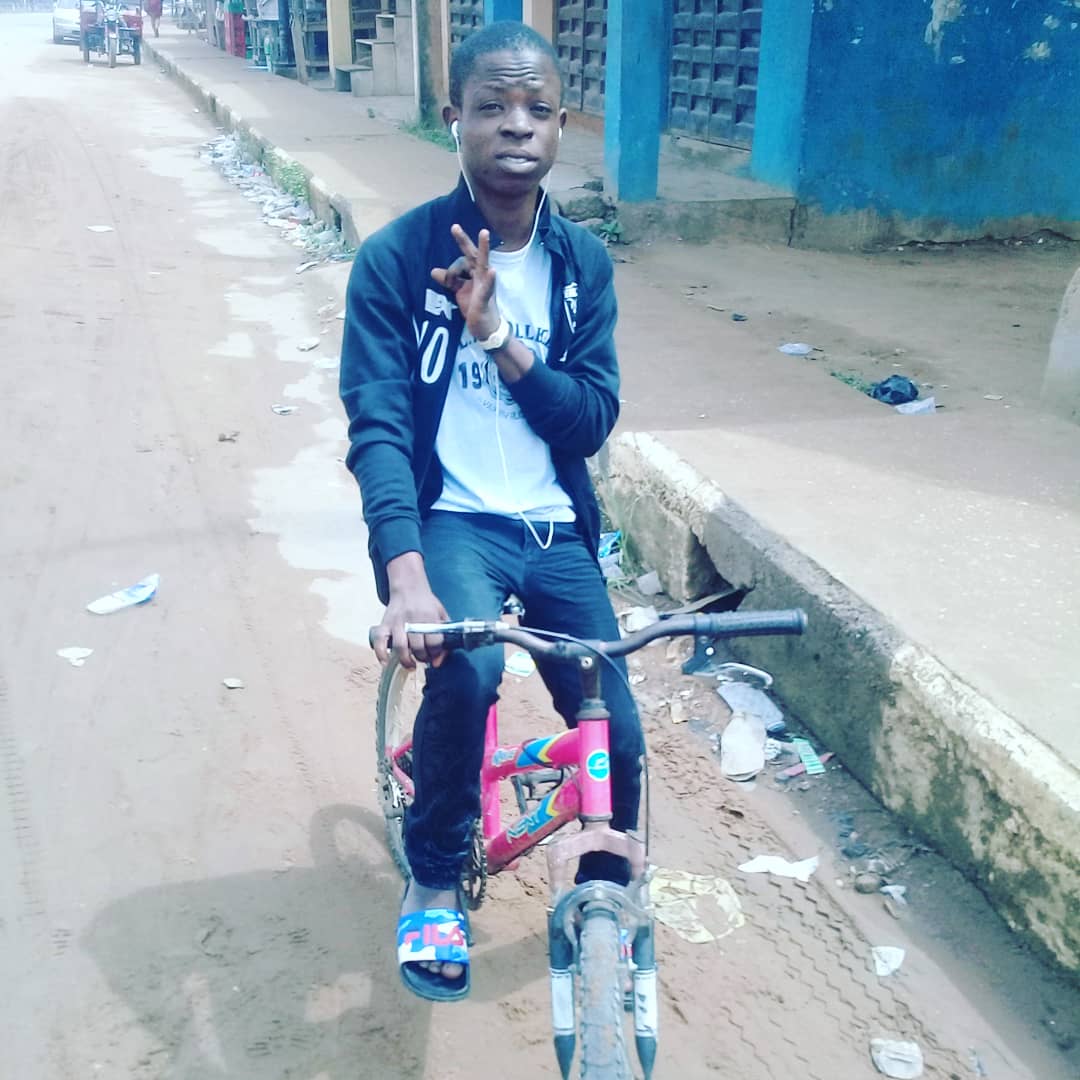 AkoladeMj's tweet image. Best revenge? Smile, be happy and never let them know it hurts. Be happy and #StandoutAlways with #akolademj