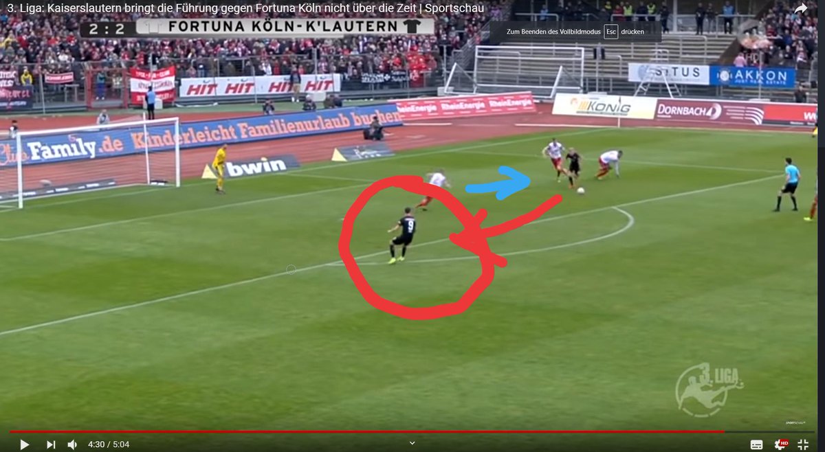 RealTsume's tweet photo. Und die letzte Szene erklärt unser Offensiv Spiel.
Wobei man dann immer noch Zweifeln kann ob Thiele den dann auch gemacht hätte.
#Betze #FORFCK https://t.co/4Q2h8hR29P