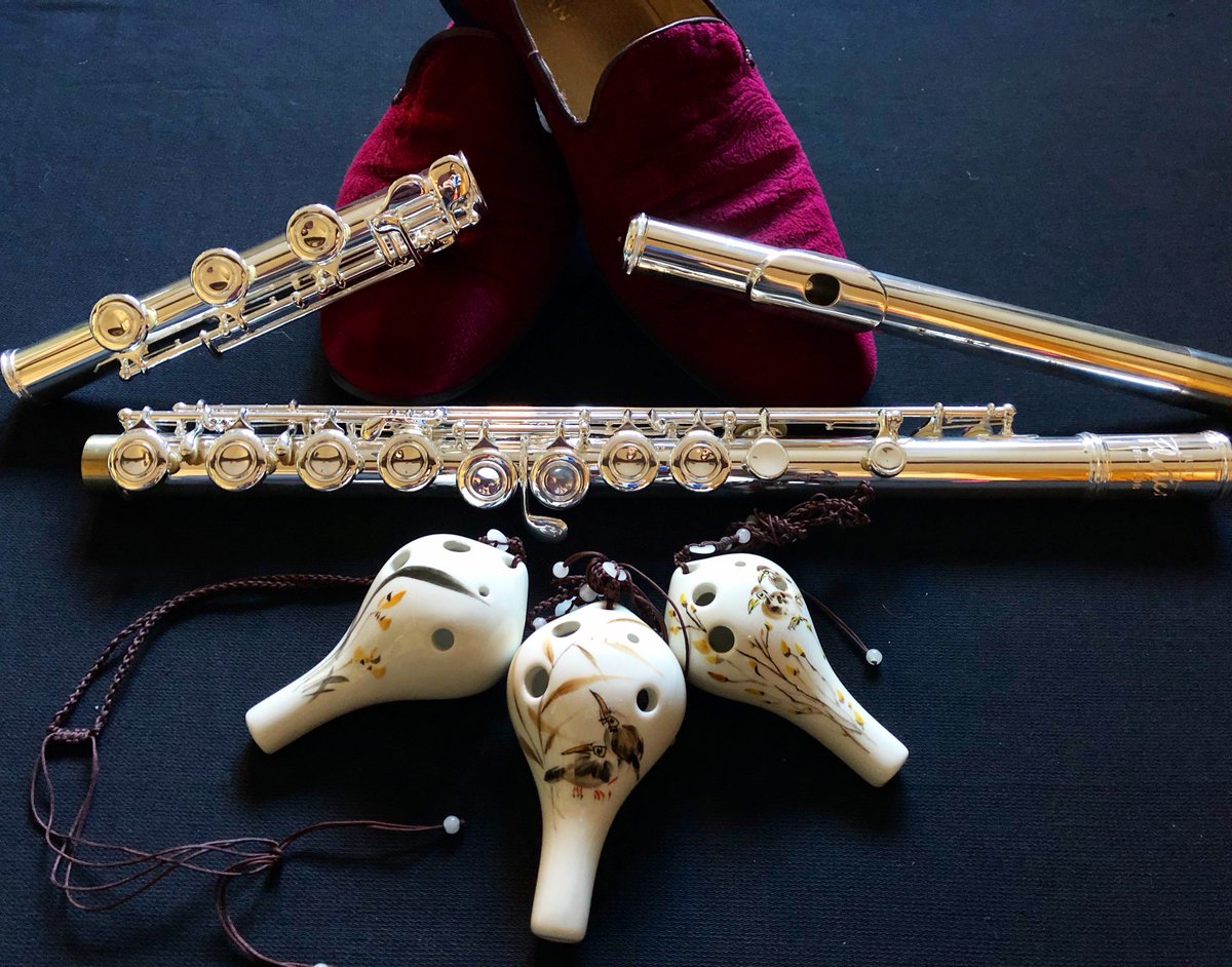 We adore the Flute d'Amour, it has a wonderful velvety tone! We've just had this one in, which is absolutely beautiful!
.
.
Featuring Jon's beautiful Ocarina collection.
.
.
.
#justflutes #london #flutedamour #flute #piccolo #usa #handmade #ocarina #whatsonyourbench